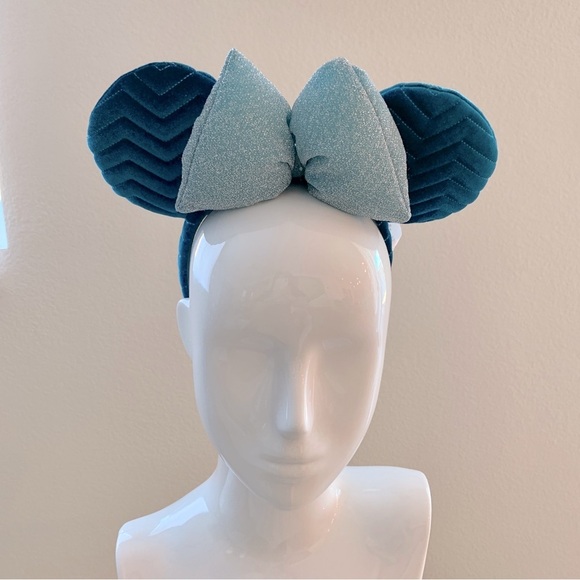 DISNEY Blue Chevron Quilted Sparkly Bow Minnie Mouse Ears Headband - Picture 2 of 5